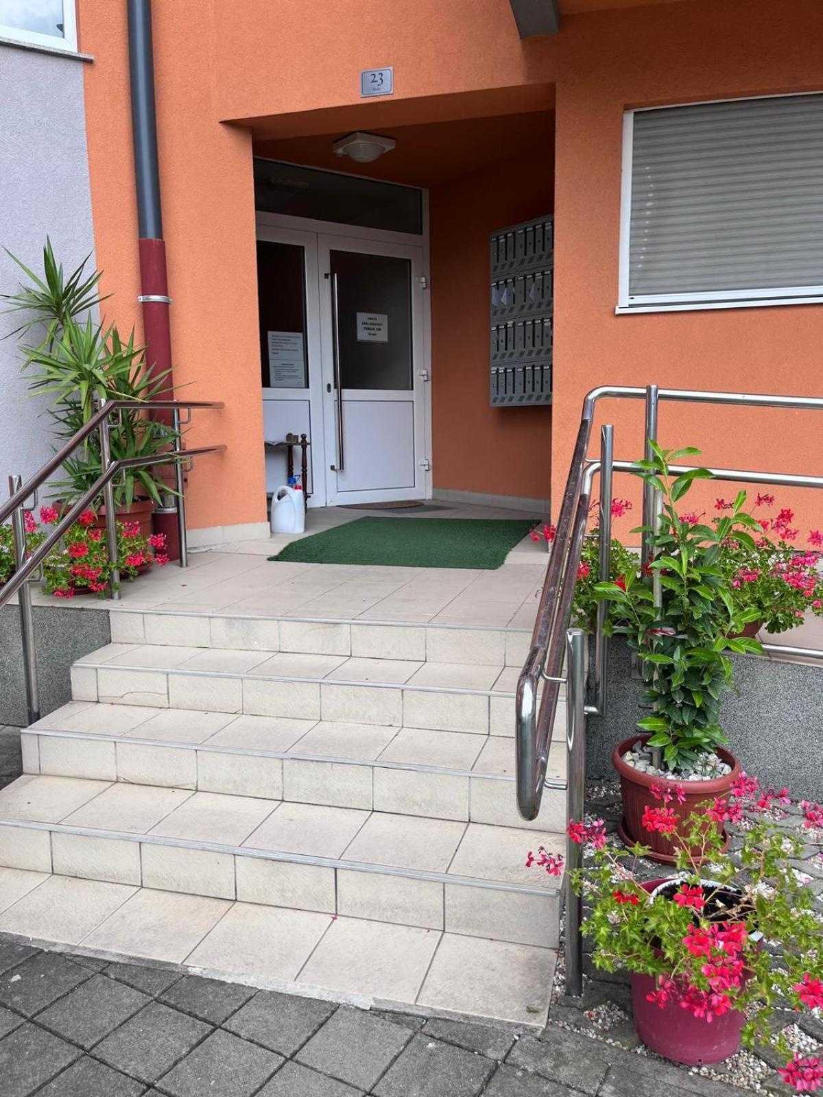 Studio Apartman - Sweet&Little Vrbovec Dış mekan fotoğraf